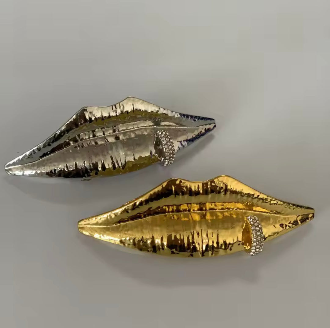 Kiss & Tell Ring